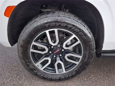 Used 2021 GMC Yukon AT4 w/ AT4 Premium Plus Package image 9