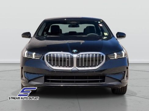 Used 2026 BMW 530i RWD image 2