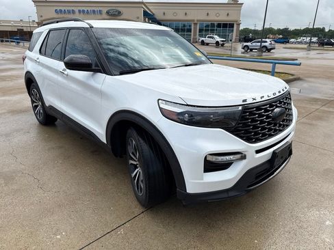 Certified 2023 Ford Explorer ST-Line w/ Class IV Trailer Tow Package RWD image 17