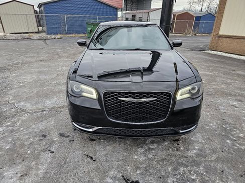 Used 2016 Chrysler 300 S w/ 300S Premium Group image 28