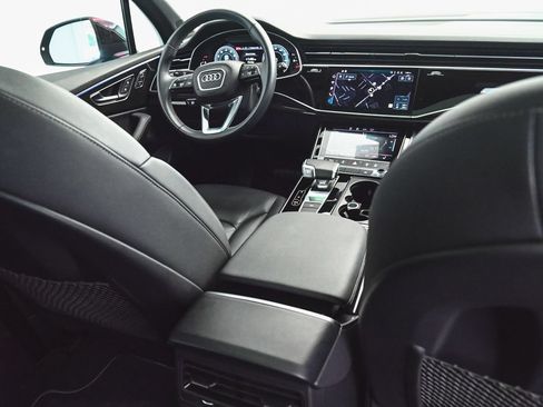 Used 2025 Audi Q7 3.0T Premium Plus AWD/4WD image 38