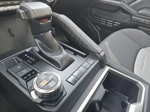 Used 2024 Toyota Tacoma TRD Off-Road image 22