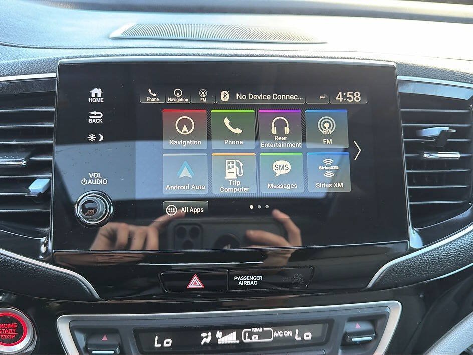Used 2019 Honda Pilot Touring image 11