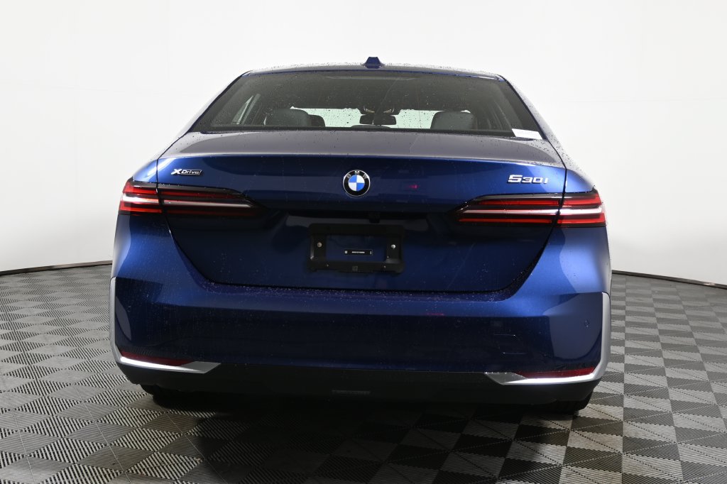 Used 2026 BMW 530i xDrive AWD/4WD image 6