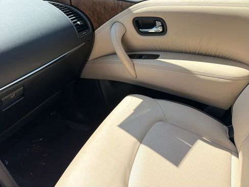 Used 2024 Nissan Armada SL w/ Captain's Chairs Package image 33