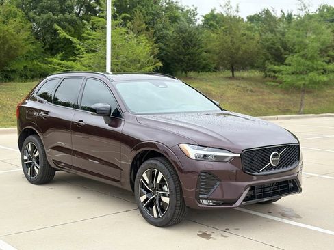 New 2026 Volvo XC60 B5 Core w/ Protection Package Premier AWD/4WD image 3