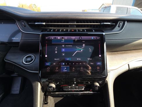 Used 2021 Jeep Grand Cherokee L Limited image 10