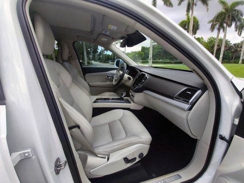 Used 2021 Volvo XC90 T5 Momentum w/ Protection Package Premier FWD image 42