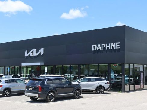 Used 2025 Volkswagen Tiguan S FWD image 13
