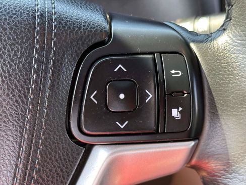 Used 2015 Toyota Sienna XLE w/ XLE Navigation Package AWD/4WD image 24