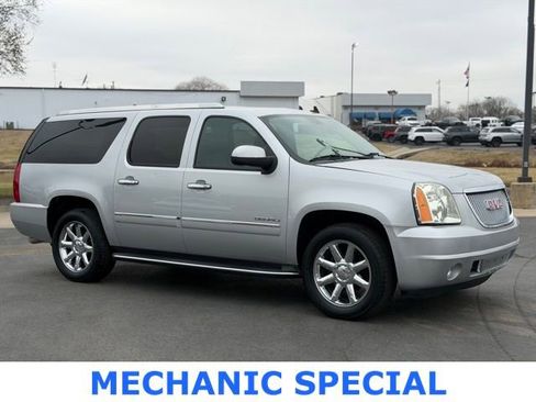 Used 2014 GMC Yukon XL Denali image 1