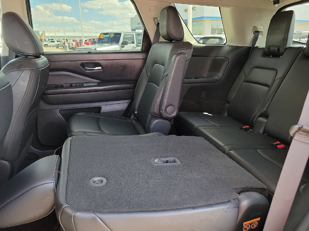 Used 2025 Nissan Pathfinder SL w/ SL Premium Package FWD image 19