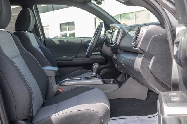 Used 2020 Toyota Tacoma TRD Off-Road AWD/4WD image 7