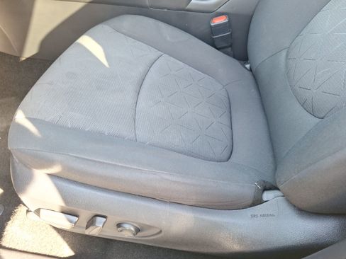 Used 2021 Toyota RAV4 XLE image 16