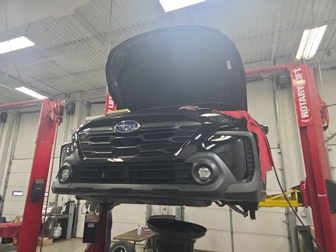 Used 2023 Subaru Outback Premium AWD/4WD image 3