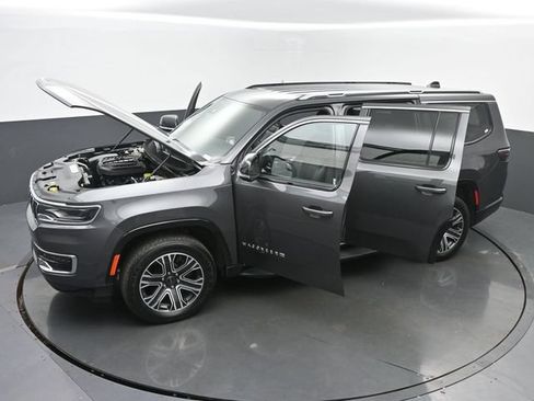 Used 2025 Jeep Wagoneer 4WD image 63