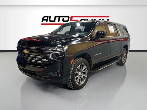 Used 2022 Chevrolet Suburban LT image 3