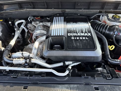 Used 2023 GMC Sierra 1500 AT4 w/ Technology Package AWD/4WD image 32