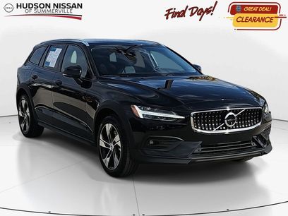 Used 2025 Volvo V60 B5 Cross Country Plus