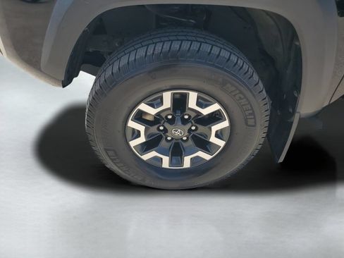 Used 2020 Toyota Tacoma TRD Off-Road w/ Technology Package AWD/4WD image 26
