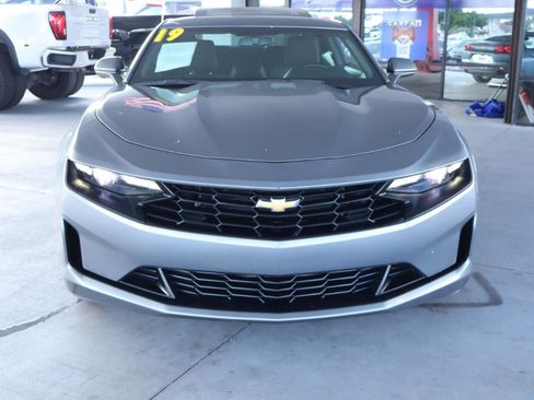 Used 2019 Chevrolet Camaro LT w/ Technology Package RWD image 13
