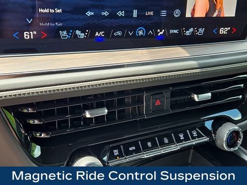 Used 2025 Chevrolet Tahoe Premier AWD/4WD image 17