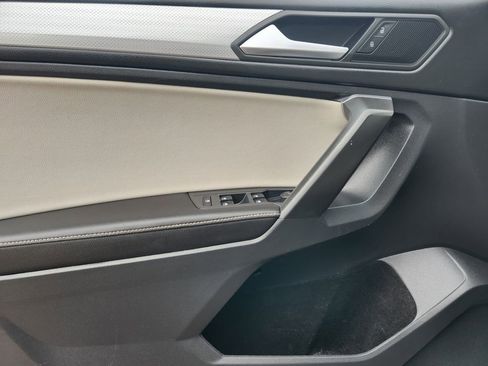 Used 2022 Volkswagen Tiguan S image 6