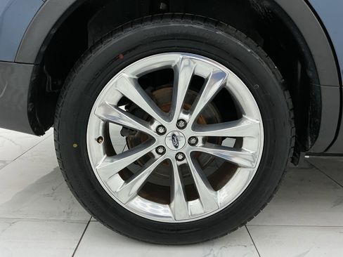Used 2019 Ford Explorer XLT w/ Equipment Group 201A FWD image 46