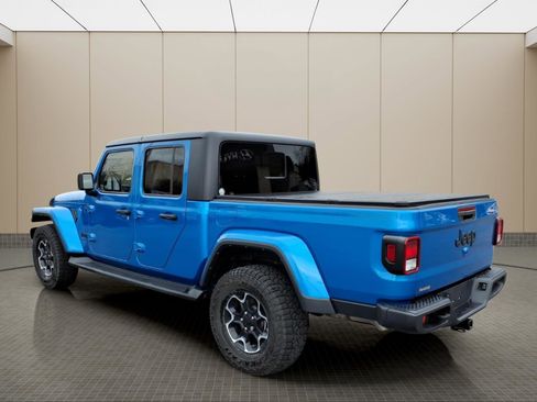 Used 2023 Jeep Gladiator Sport image 4