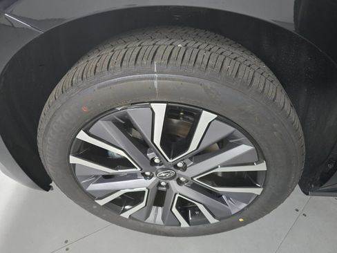 New 2026 Subaru Solterra AWD/4WD image 10