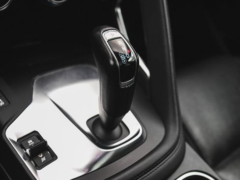 Used 2019 Jaguar E-PACE S image 26