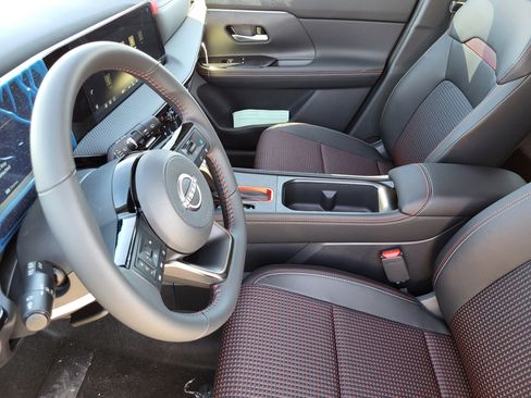 New 2026 Nissan Kicks SR w/ Cold Weather Package image 7