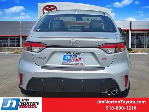 Used 2025 Toyota Corolla SE w/ SE Premium Package FWD image 7
