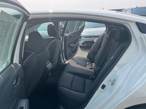 Used 2025 Nissan Altima 2.5 SV FWD image 26