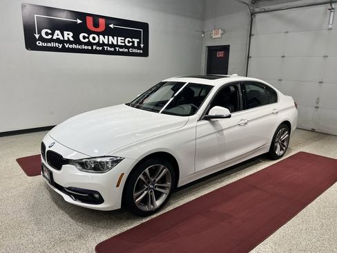 Used 2018 BMW 330i xDrive Sedan image 3