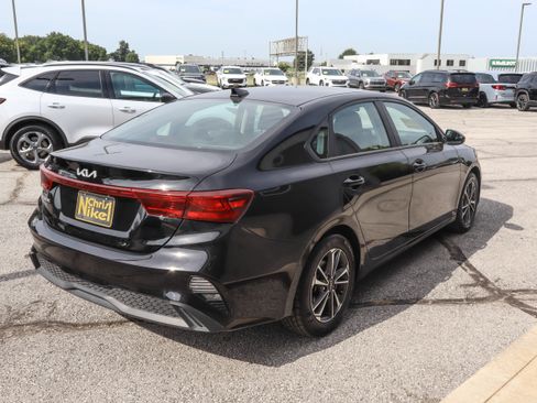 Used 2024 Kia Forte LXS FWD image 4