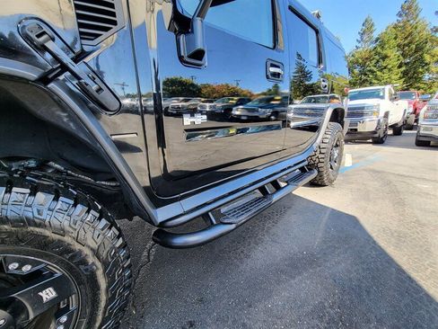 Used 2003 HUMMER H2 w/ Preferred Equipment Group image 8