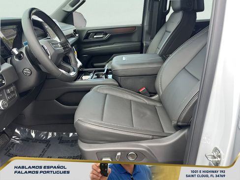 New 2026 GMC Yukon XL Denali w/ Denali Reserve Package image 9