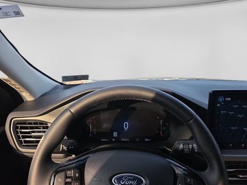 Used 2025 Ford Escape Active w/ Tech Pack #1 FWD image 10
