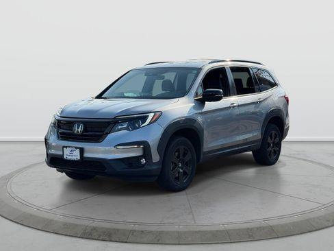 Used 2022 Honda Pilot TrailSport image 3