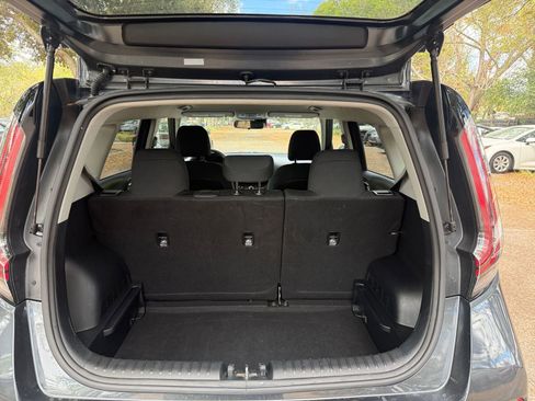 Used 2025 Kia Soul LX w/ LX Technology Package image 25