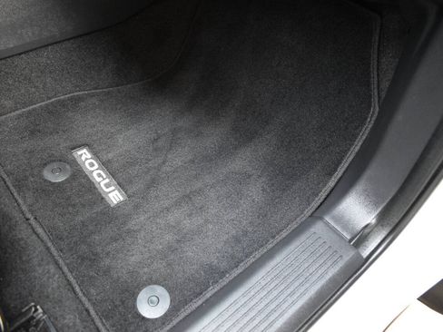 Used 2024 Nissan Rogue S AWD/4WD image 21