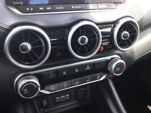 Used 2024 Nissan Sentra SV FWD image 16