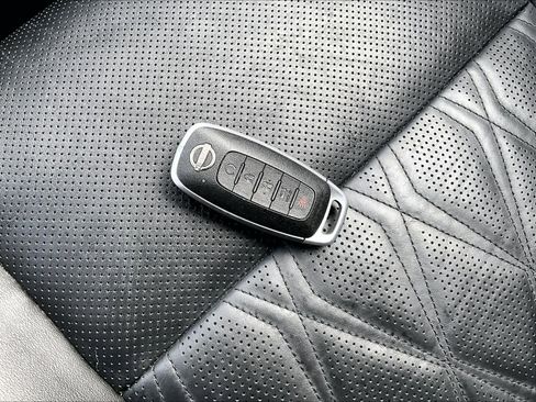 Used 2023 Nissan Rogue Platinum w/ Platinum Premium Package image 30