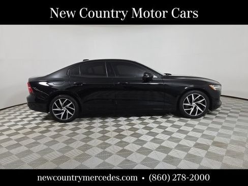 Used 2019 Volvo S60 T6 Momentum w/ Premium Package AWD/4WD image 10