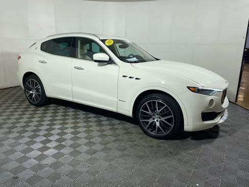 Used 2020 Maserati Levante GranLusso image 15