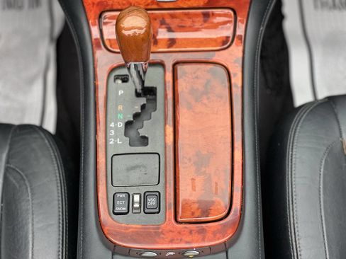 Used 2002 Lexus SC 430 Convertible image 26