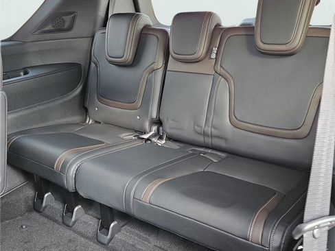 New 2026 Nissan Armada SL w/ Captain's Chari Seat Package image 18