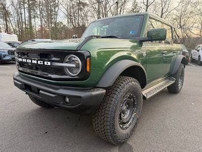 New 2025 Ford Bronco Outer Banks w/ Sasquatch Package