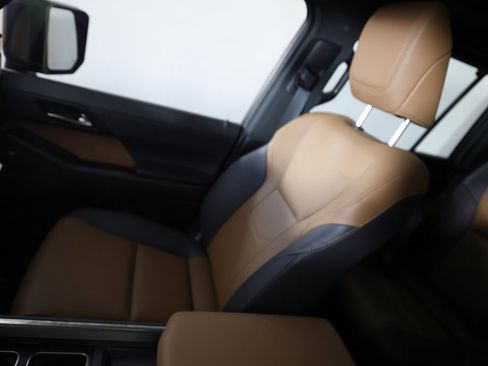 Used 2025 Lexus GX 550 image 42